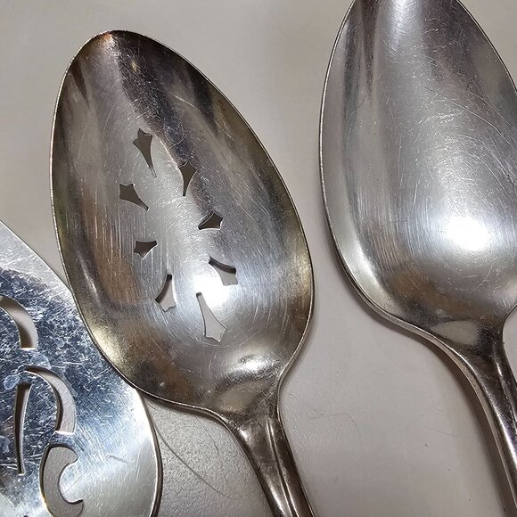 International Silver Tulip Serving Set 4pc floral center design 1950s Vtg minima - Picture 3 of 14